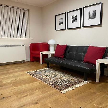 Morden Flat Close To Dlr Station With Free Parking Londres Exterior foto
