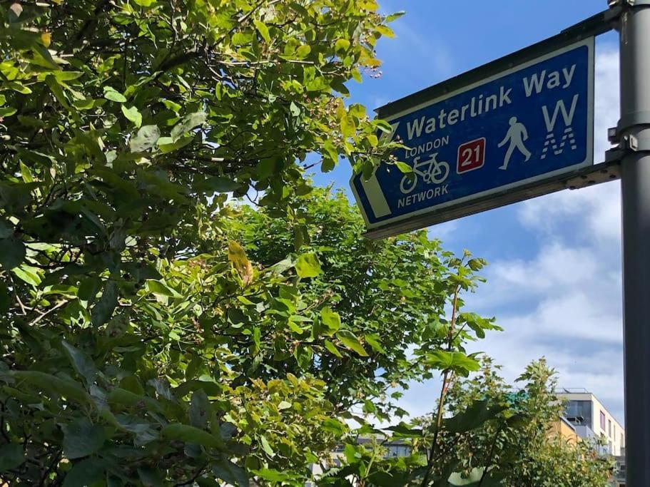 Morden Flat Close To Dlr Station With Free Parking Londres Exterior foto